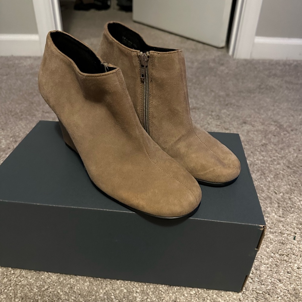 Aerosoles Heel Rest Booties